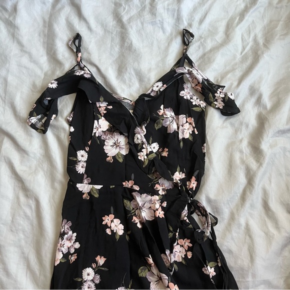 Floral ruffled wrap maxi dress - Picture 3 of 4